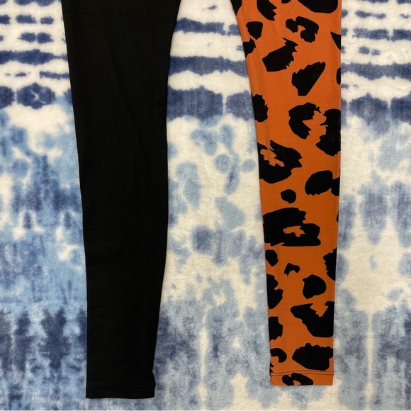 Super cute & unique two toned color block orange animal print leggings size: S - Picture 3 of 5